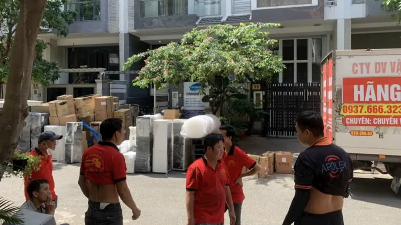 Xe tải chuyển phòng trọ