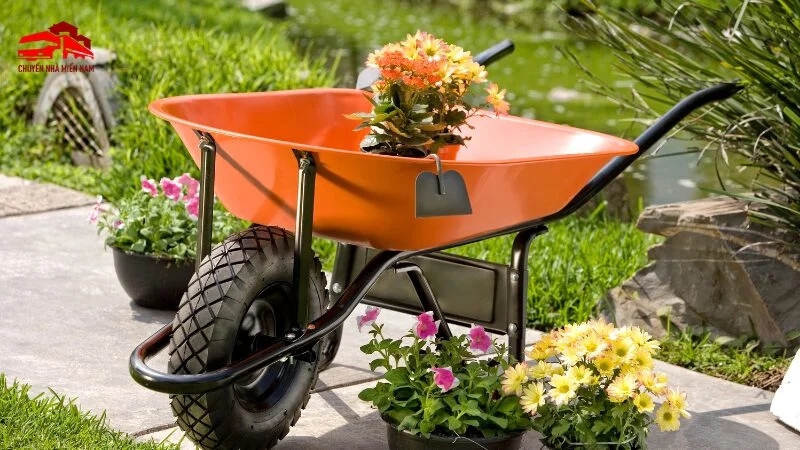 Xe kút kít hỗ trợ vận chuyển cây cảnh lớn