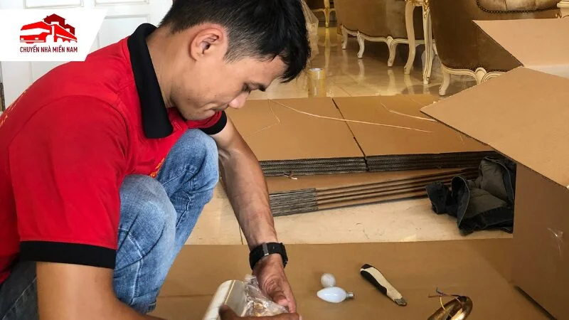 Đóng gói đồ dùng dễ vỡ khi Kubet