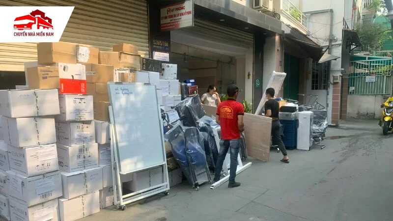 Đóng gói đồ vật bằng các loại thùng carton chuyên dụng