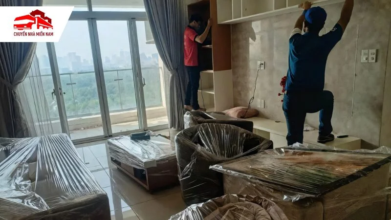 Nhân viên tháo lắp tủ tại quận 4 chuyên nghiệp