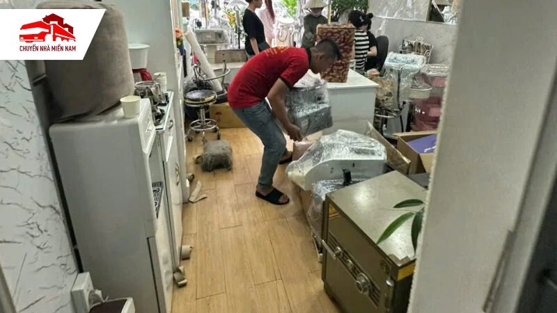 Nhân viên vận Kubet tại huyện Bình Chánh an toàn
