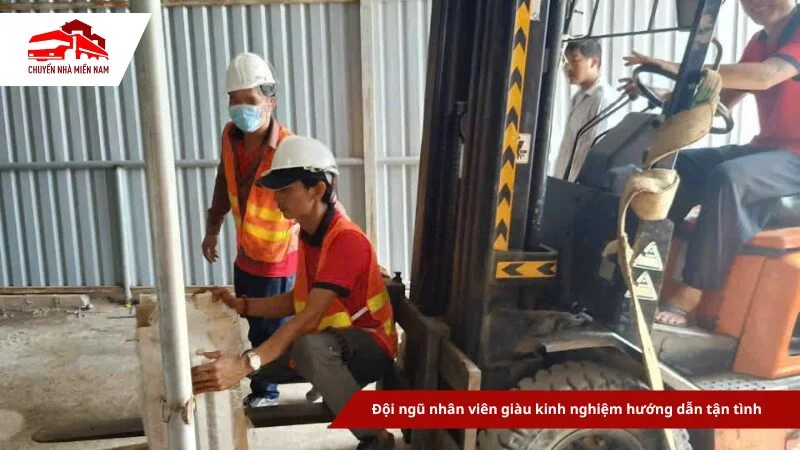 Đội ngũ nhân viên giàu kinh nghiệm hướng dẫn tận tình