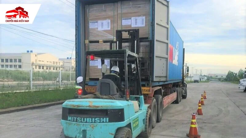 Bốc xếp container giá rẻ uy tín