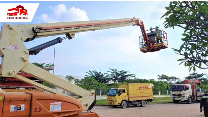 Cho thuê xe cẩu bánh xích tại Kubet Miền Nam